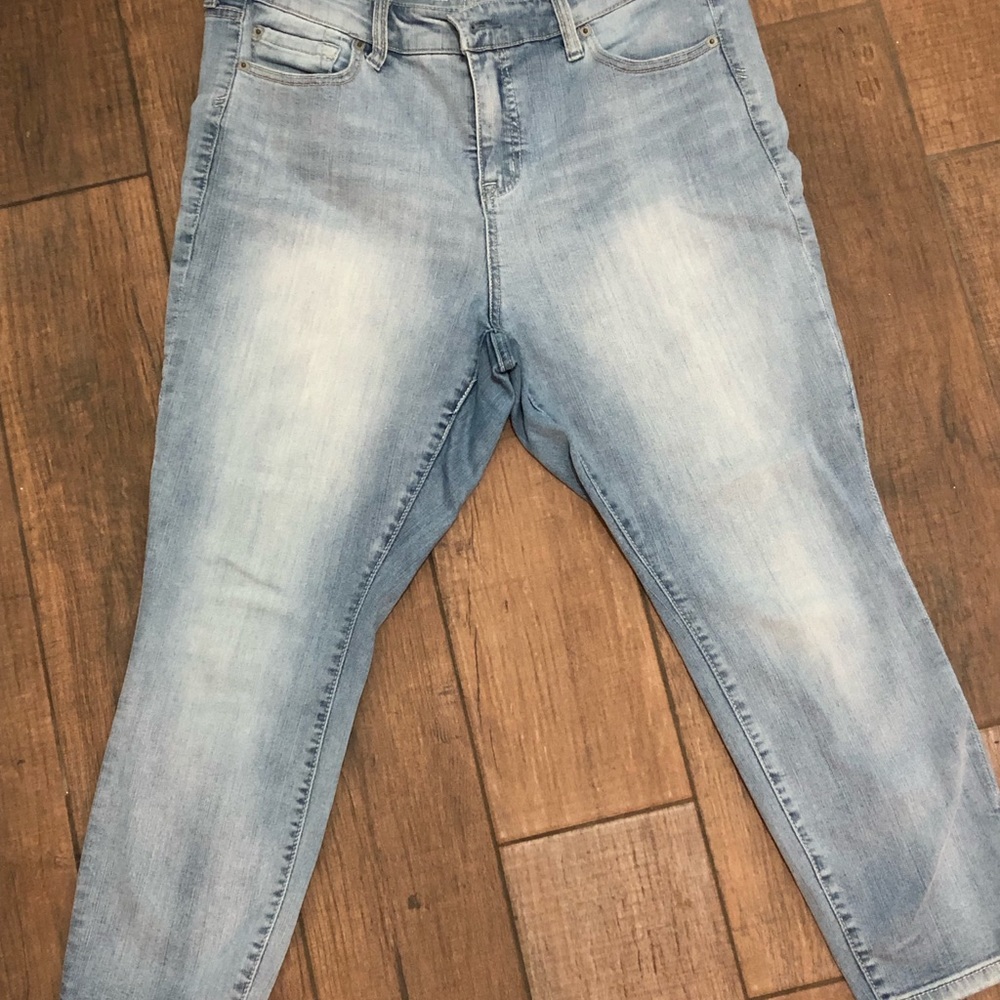 I’m selling it because it really not my Slye and don’t fit me anymore